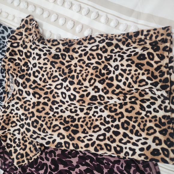 Victoria Secret PINK bundle of 5 T-shirts XS animal prints - Picture 2 of 7